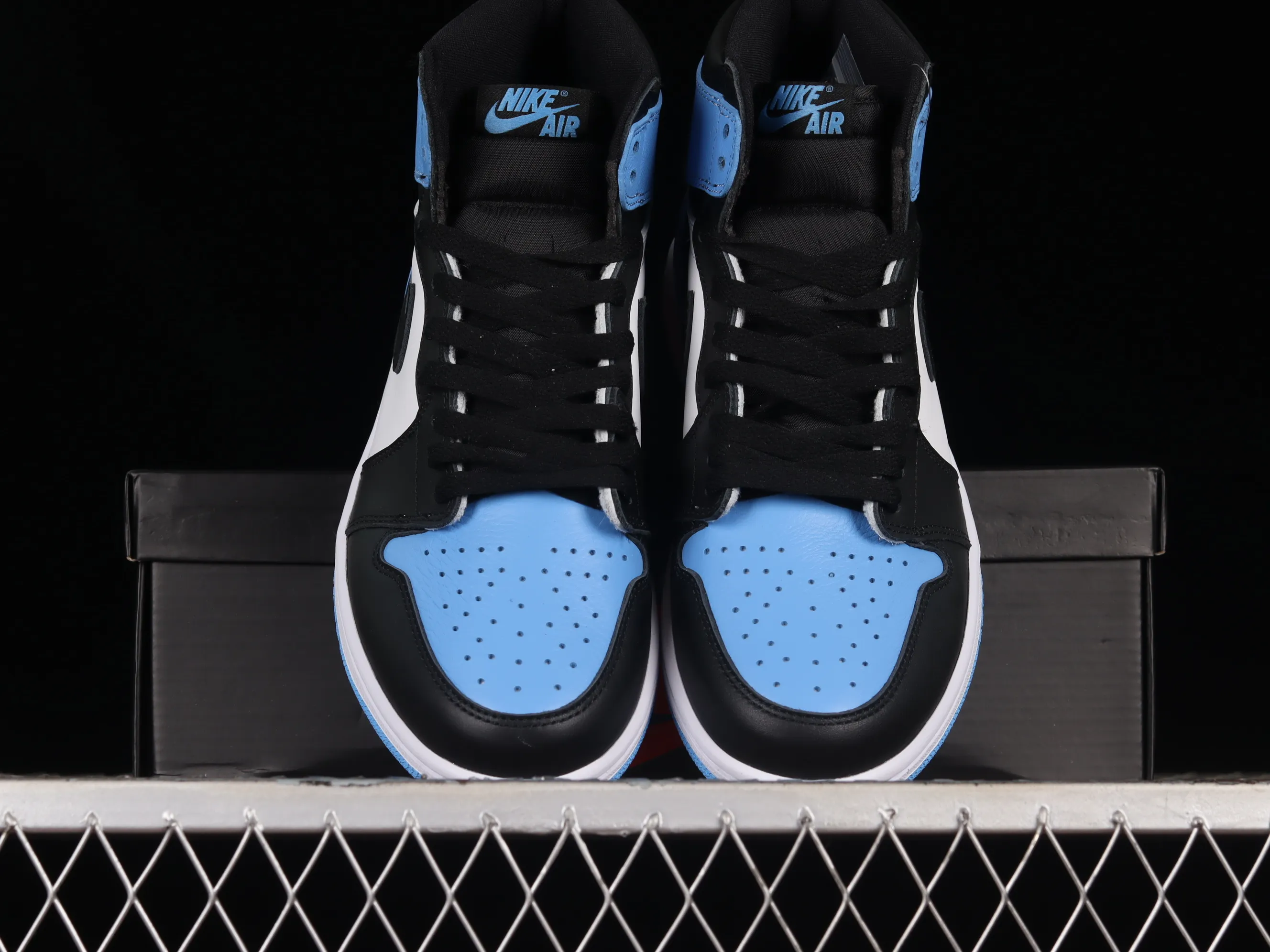 All categories Air Jordan Jordan series basketball shoes Air Jordan 1 High X version Air Jordan 1 High OG "UNC Toe" AJ1 Joe 1 black and blue toe DZ5485-400